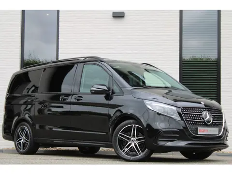 Mercedes-Benz V-Klasse 300d / AMG / DC / 4-Matic / Luchtvering / Pano / Burmester / Vol Opties / NIE