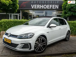 Volkswagen Golf 1.4 TSI PHEV GTE | PANORAMA | KEYLESS | APPLE CARPLAY | STOELVERWARMING | ADAPTIEF |