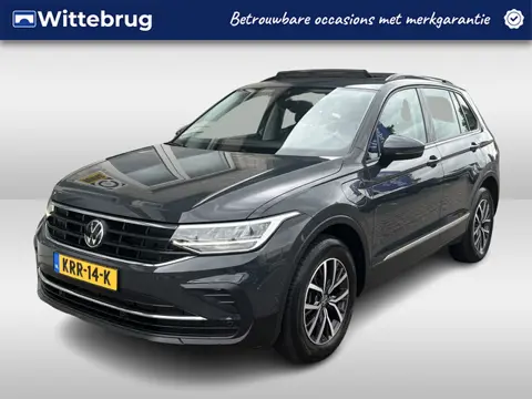 Volkswagen Tiguan 1.4 TSI eHybrid Life / AUTOMAAT/ 245 PK/ PANO/ TREKHAAK/ PARK.SENSOR.V+A/ STUURVER