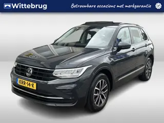 Volkswagen Tiguan 1.4 TSI eHybrid Life / AUTOMAAT/ 245 PK/ PANO/ TREKHAAK/ PARK.SENSOR.V+A/ STUURVER