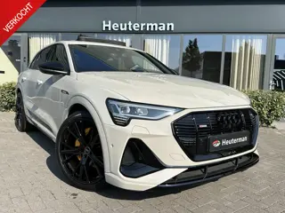 Audi e-tron 50 Quattro S line/Pano/B&O/Nachtzicht/96%SOH/Krijt Audi e-tron Quattro S line/ Pano/ B&O