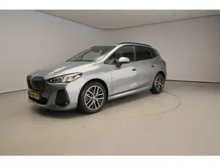 BMW 2 Serie Active Tourer 218i | M-Sportpakket | LED | Navigatie | Trekhaak | Panoramadak | Sportsto