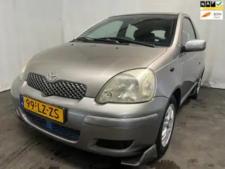 Toyota Yaris 1.3 VVT-i Sol - Schade