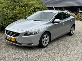 Volvo V40 1.6 D2 Momentum Clima/Cruise/Navi/EXPORT PRICE