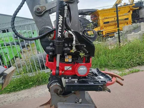 ROTOTILT r3 r8 MR50 mecalac 9mwr +6 buckets + joysticks R4