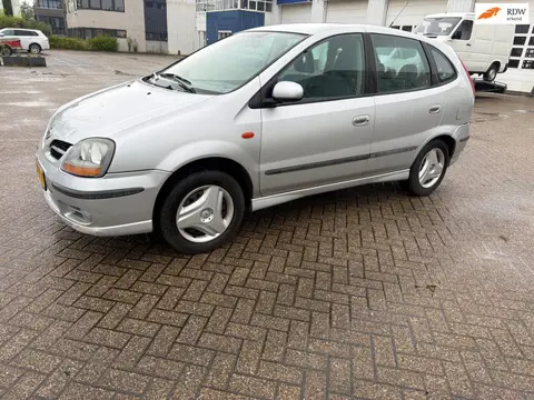 Nissan Almera Tino 2.0 CVT Ambience - airco