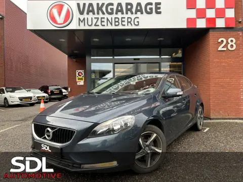 Volvo V40 2.0 T2 Nordic+ // LEDER // NAVI // CRUISE // CLIMA // PDC // TREKHAAK!!