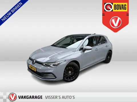 Volkswagen Golf 1.0 eTSI Life | stoelverwarming | stuurverwarming | applecarplay/android auto | 18 i