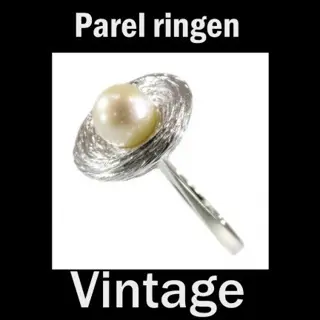 Vintage verlovingsringen met parel