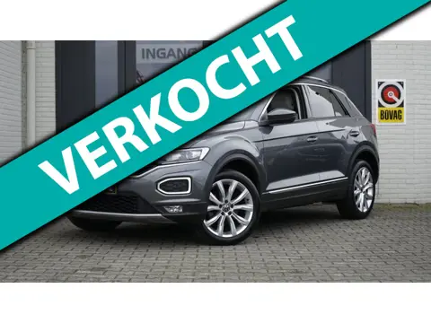 Volkswagen T-Roc 1.5 TSI Sport AUTOMAAT-ACC-CAMERA-CLIMA-FULL LED-KEYLESS-NAVIGATIE-PANORAMA-VIRTUEE