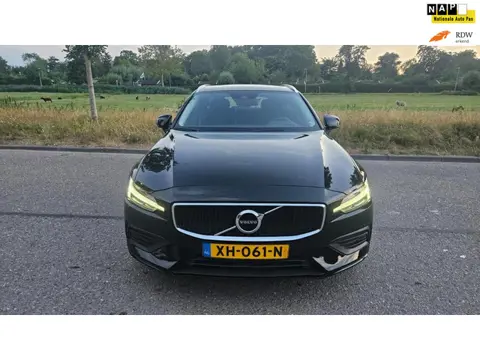 Volvo V60 VOLVO V60 2.0 D4 | DISTRIBUTIERIEM VERVANGEN | ZEER COMPLEET | ELEK. TREKHAAK | ELEK. ACHT