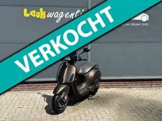 Vespa Bromscooter Sprint 50 *matte lak *nieuwstaat *14700 km