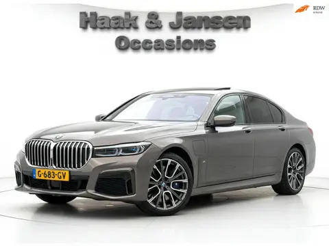 BMW 7-serie 745e M-Sport / Champagner Quartz / Massage / ACC / NAP / Service t/m 2028!