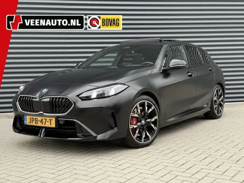 BMW 1-serie 120 M-Sport Frozen Black NWP €59.446,- Full Options