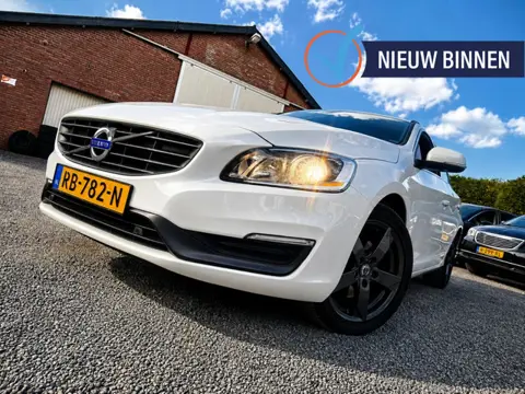 Volvo V60 1.6 SUMMUM LWB WHITE Bj.2013 NAVI/PDC/NAP/STOELVW/
