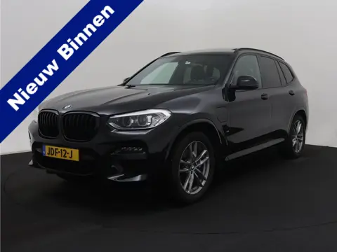 BMW X3 xDrive30e High Executive M-Sport | Panorama | Winterpakket | VC | HUD | Leder | Cruise | Clim