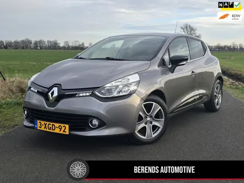 Renault Clio 0.9 TCe Night&Day I Navigatie I Licht metalen velgen I Privacy Glas I Airco I Bluetooth