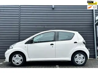 Toyota Aygo 1.0-12V Access - 5 drs - Str. Bekr. - APK 10-2027.