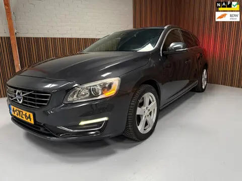 Volvo V60 2.4 D6 AWD Plug-In Hybrid Summum. Vol opties, Rijdt goed!