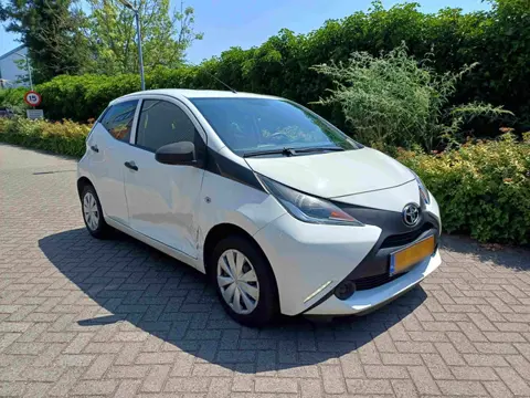 Toyota Aygo 1.0 VVT-i x-fun