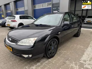 Ford Mondeo 3.0 V6 Ghia Executive leder Airco luxe uitvoering !!