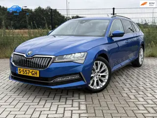 Skoda Superb Combi 1.4 TSI iV Business Edition | Camera | PDC | Carplay | Stoelverwarming |