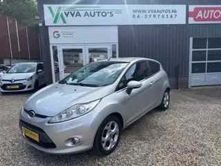 Ford Fiesta 1.4 Titanium clima, bluetooth, stoel- en voorruitverwarming, APK 05-2028!