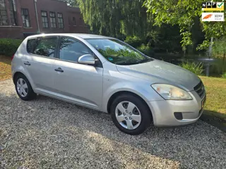 Kia Cee'd 1.4 X-tra 5-deurs AIRCO