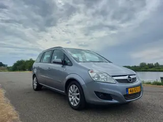 Opel Zafira 2.2 Temptation. AUTOMAAT, 7-PERSOONS, AIRCO! 128000 KM!!!