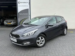 Kia Ceed 1.6 GDI DynamicLine | Afn. trekhaak | Cruise control | Bluetooth | Metallic |