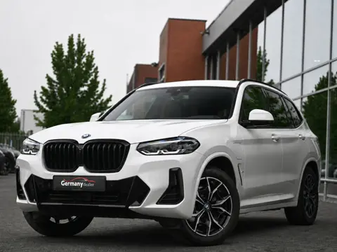 BMW X3 BMW X3 xDrive30e 292PK M-Sport Electr/Tr.Haak Keyless Sfeerverl Camera 19-Inch Black&White!