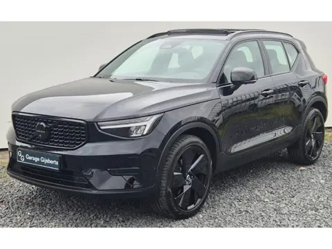 Volvo XC40 2.0 B3 Ultra Black Edition Lounge Pack - 20” Wielen - Panoramadak - Harman Kardon Audio -