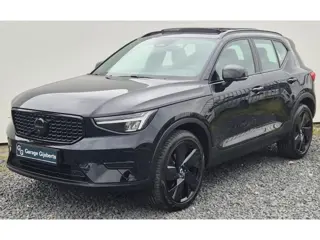 Volvo XC40 2.0 B3 Ultra Black Edition Lounge Pack - 20” Wielen - Panoramadak - Harman Kardon Audio -