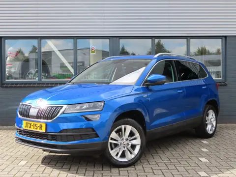 Škoda Karoq 1.5 TSI ACT Clever | stuurwiel verwarmd | verwarmbare voorruit | navi | camera | 4 seaso