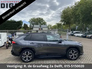 Toyota RAV4 2.5 Plug-in Hybrid AWD Bi-Tone Plus | 1500 KG trekgewicht | JBL Audio | Stoelverwarming 