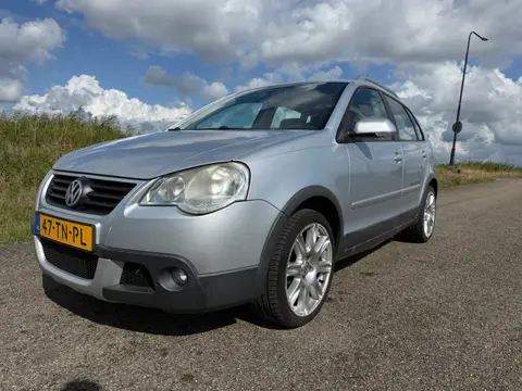 Volkswagen Polo 1.4-16V Cross hoge instap ! nw apk ! onderhoud ! hele leuke auto!