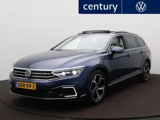 Volkswagen Passat Variant 1.4 TSI PHEV GTE Business / Panodak / Elek. Trekhaak / 360 Camera / Sfeerv