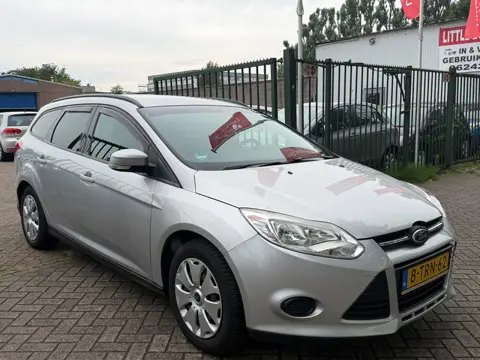 Ford Focus Wagon 1.6 TI-VCT Trend Trekhaak parkeer sensor airco elektrische ramen cv op afs