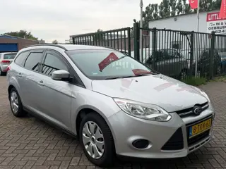 Ford Focus Wagon 1.6 TI-VCT Trend Trekhaak parkeer sensor airco elektrische ramen cv op afs