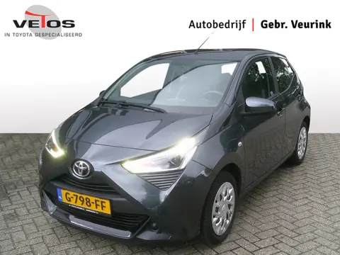 Toyota Aygo 1.0 VVT-i x-play X-Shift Automaat (bj 2019)