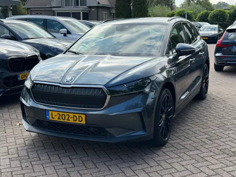 Škoda Enyaq iV 60 First Edition / Camera / CarPlay / Keyless / Matrix LED / 20'' / Dodehoek / Stoelv
