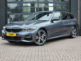 BMW 3 Serie Touring 330e M-Sport Touring Plus | LED | Pano | Trekhaak | Stoelverwarming | Shadow-Lin