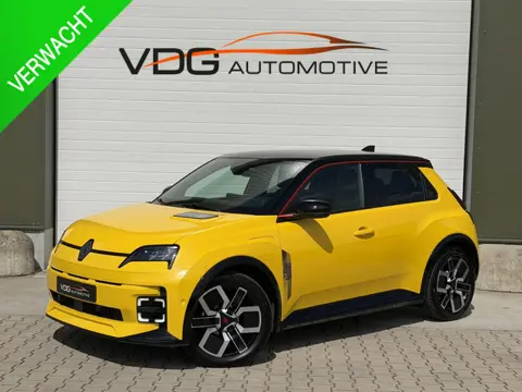 Renault 5 comfort range iconic cinq 52 kWh / SOH 98% / Snellader / Navigatie / 18" / Harman Kardon /