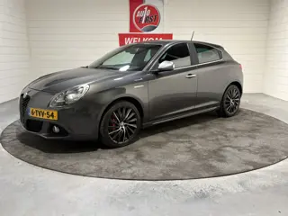 Alfa Romeo Giulietta 1.4 T Exclusive, Bose, Clima, Cruise, Leder, Navi, 18 inch, Blue tooth, Parkeer