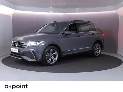 Volkswagen Tiguan 1.4 TSI eHybrid R-Line Business 245 pk Automaat (DSG) | Navigatie | Parkeersensore