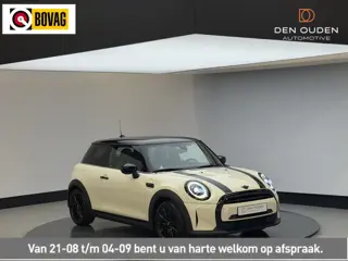 MINI 3-Deurs 1.5 Cooper Classic | Automaat | Panodak | Black Optic pakket | Carplay | NL Auto