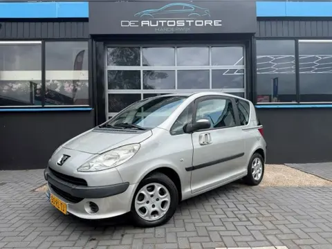 Peugeot 1007 1.4 Urban Automaat Cruise LM Velgen Nieuwe DB Riem 141 Dkm Leuke Auto !!!
