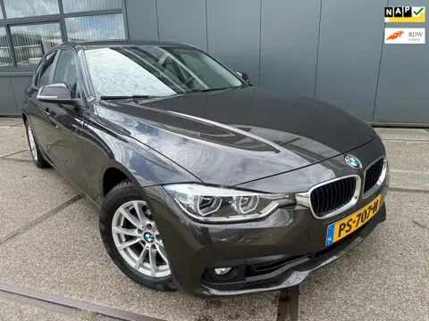 BMW 3-serie 318i Executive | NAP | Bluetooth | Navi |