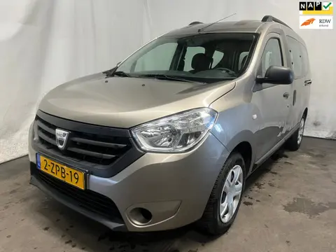 Dacia Dokker 1.2 TCe Lauréate - BPM - Motor niet 100% - Frontschade - Achterschade
