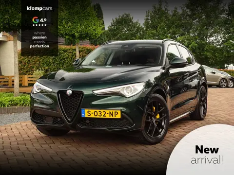 Alfa Romeo Stelvio 2.2d Customized Verde Visconti | Carplay | 20 inch | Leer | ETC.